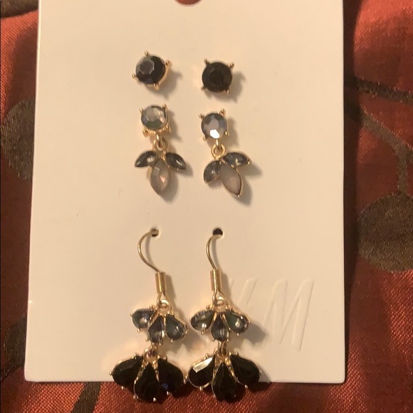 H&M earring set - Picture 2 of 2